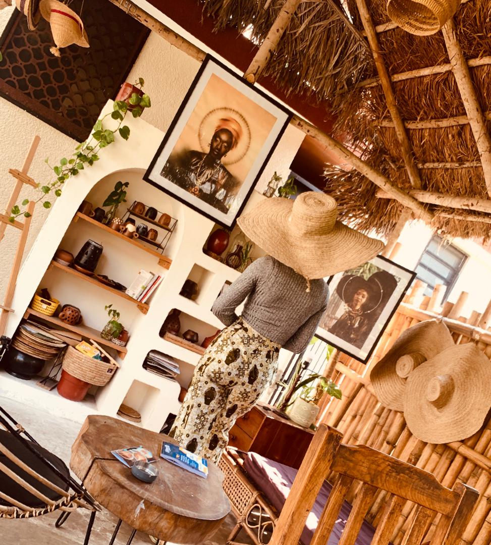 Roots Café