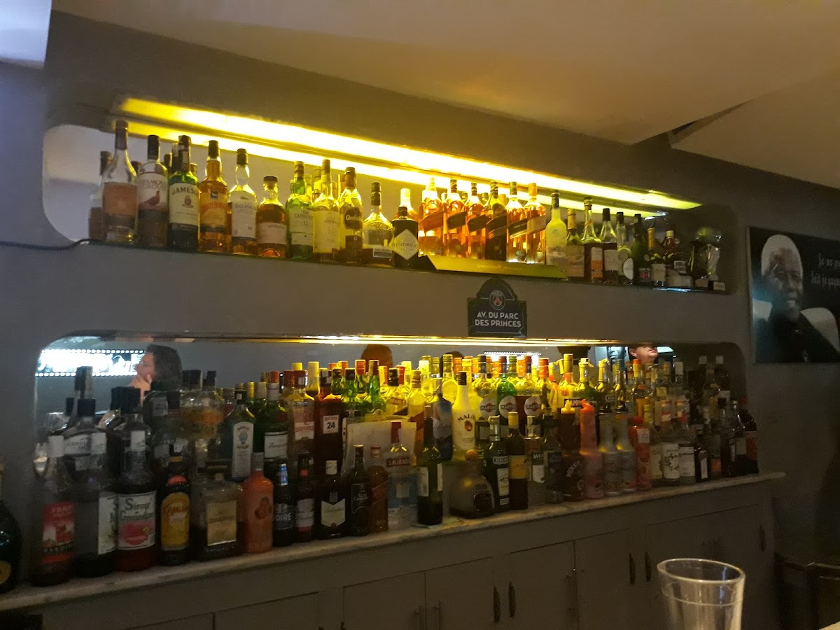 Le bar blanc