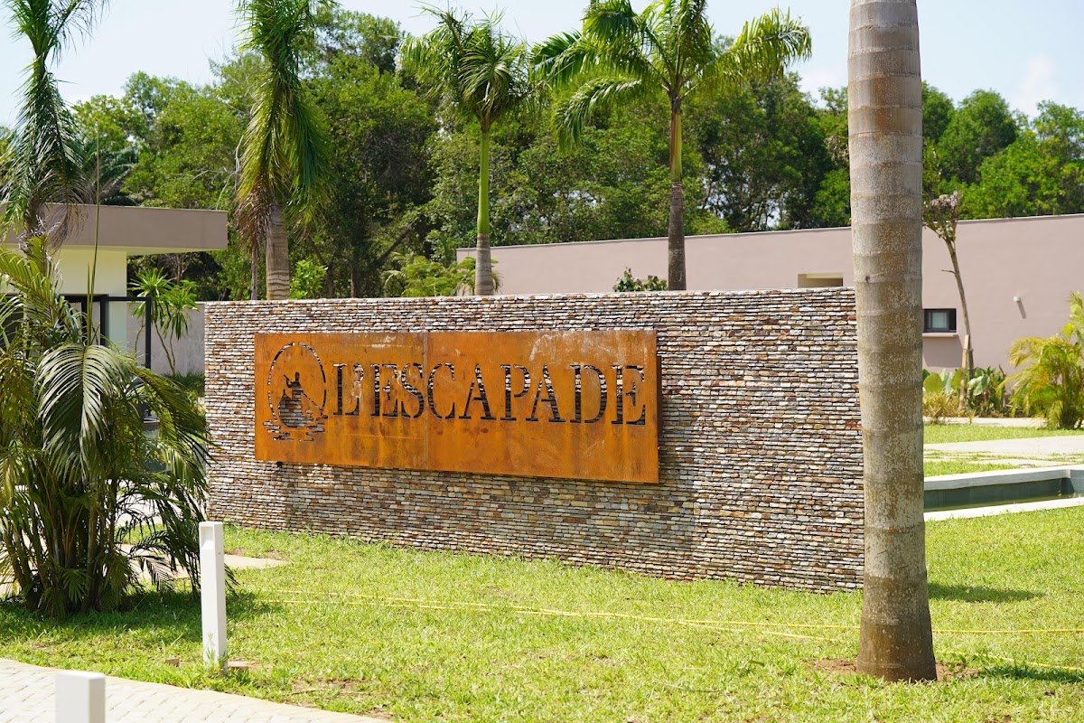 L'ESCAPADE HOTEL