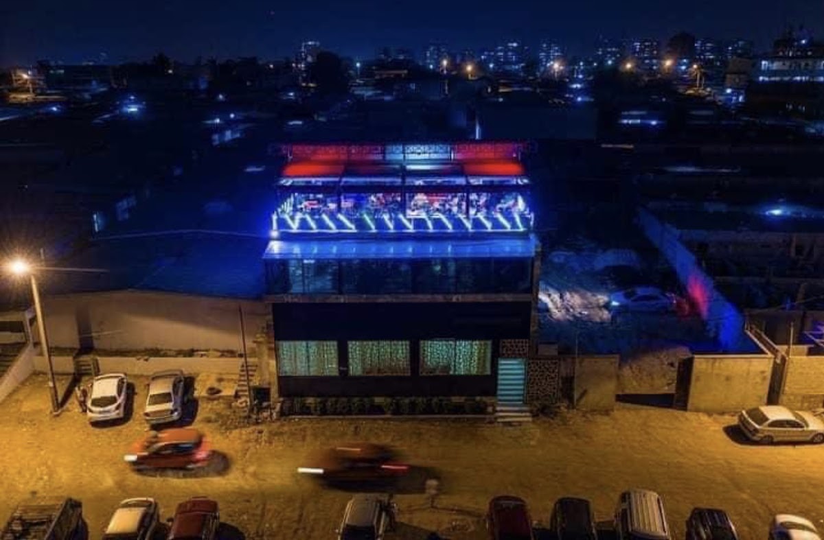 Le Red Bar
