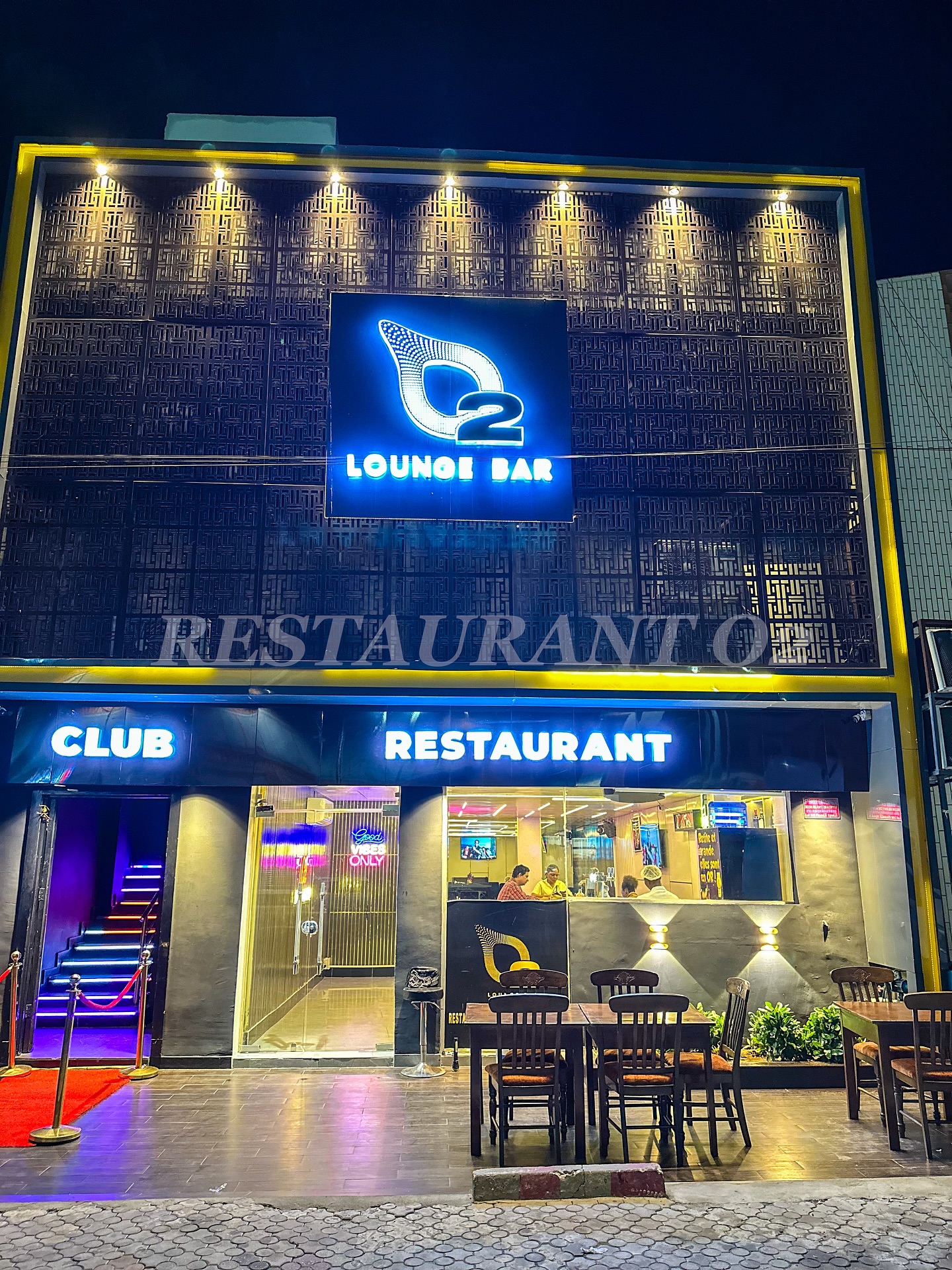 O2 Lounge Bar Restaurant & NightClub