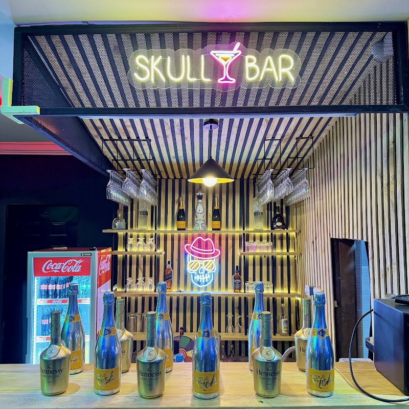 SKULL LOUNGE